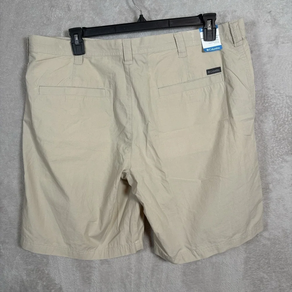 NEW Columbia Washed Out Shorts Mens 40 Tan Cotton‎ Hiking  Casual Flat Front